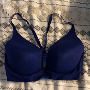 Victoria’s Secret lightly lined plunge bra
